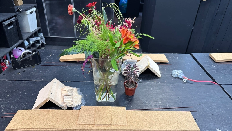 ku flower 軟木板 花藝結構