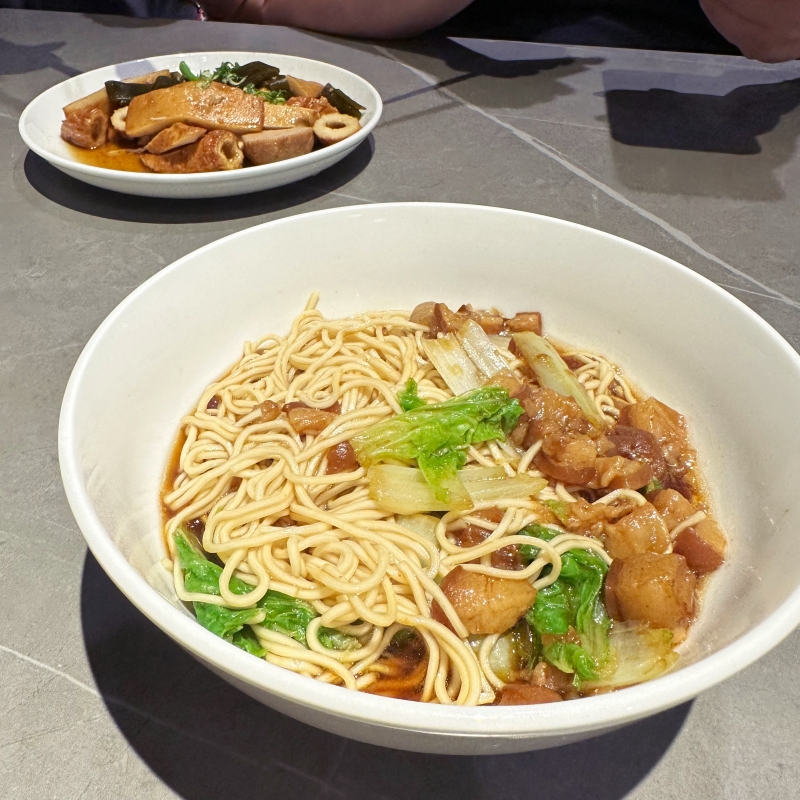 台南中西區美食分享 | 飲料、鹹水雞、蝦仁飯、綠豆湯、榨菜肉絲麵 @林飛比。玩美誌