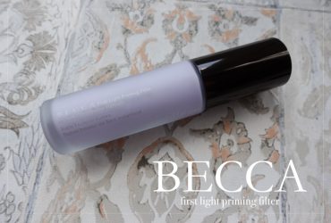 專櫃妝前飾底乳推薦 | BECCA。First Light Priming Filter(紫色)，透明感提亮水光膚質