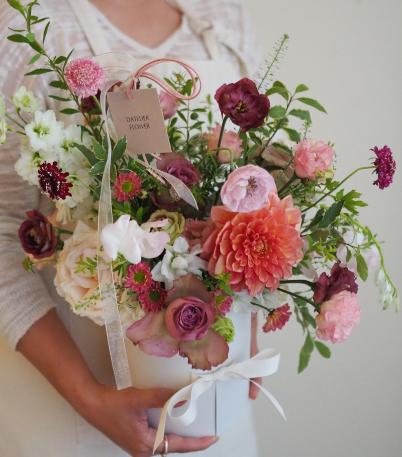 韓式花藝課程分享 | 畢業鮮花盒，插花海綿依舊讓我無措～ @林飛比。玩美誌