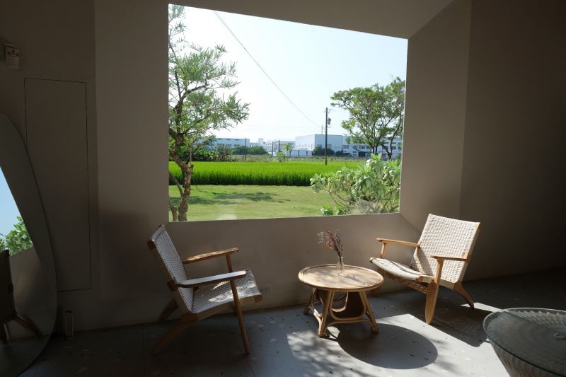 彰化員林咖啡館 | 透明空氣。稻穗田裡，有一棟日式京都風 @林飛比。玩美誌