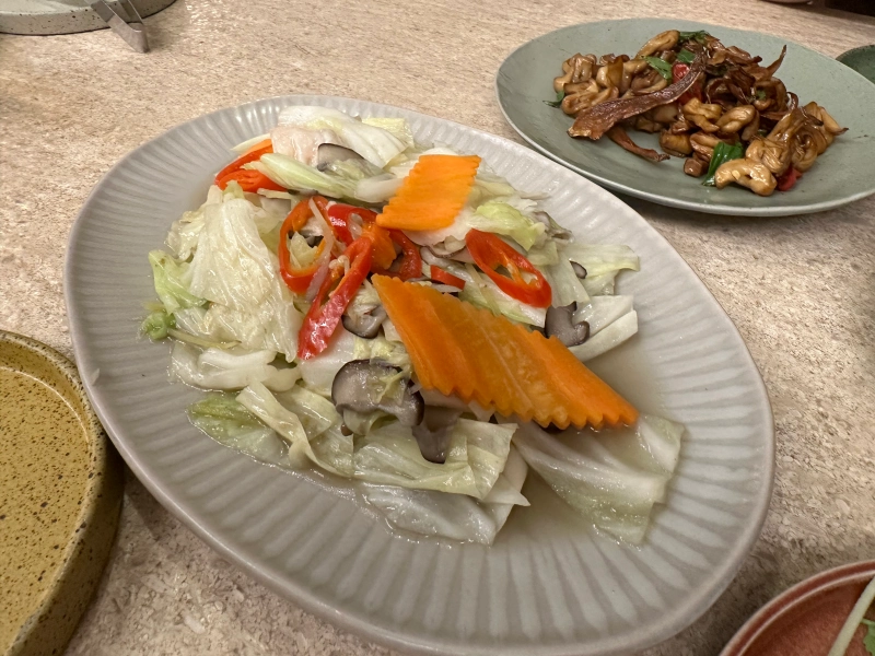 台南東區素食 | 毛蔬 亞洲蔬食。道道精彩的素食熱炒，無肉也很歡 @林飛比。玩美誌