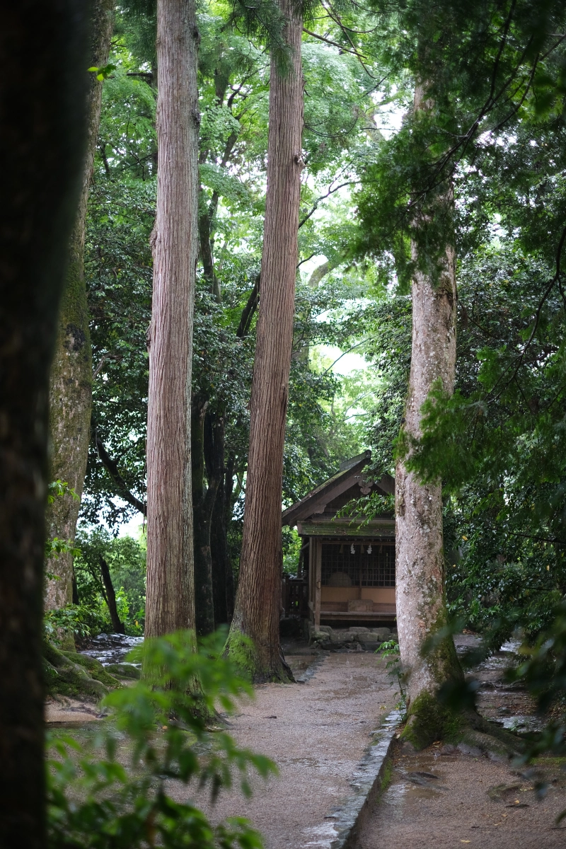 島根．出雲景點 | 須佐大宮(神社)。在素戔鳴尊最後鎮守的土地上，與之締結良緣 @林飛比。玩美誌