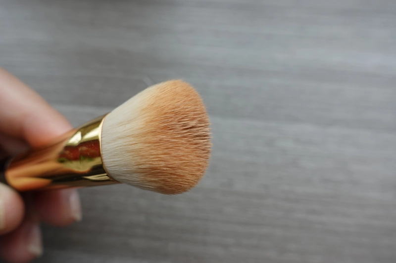 美國刷具 | TOM FORD。Foundation Brush 02，刷出無痕奶油肌 @林飛比。玩美誌