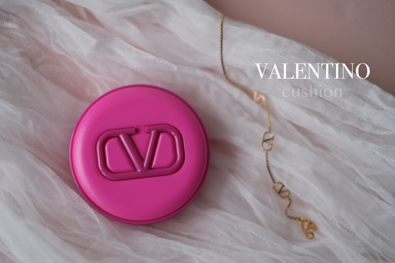 精品粉底推薦 | VALENTINO Beauty。高訂輕透氣墊粉餅，低調入手PINK PP @林飛比。玩美誌