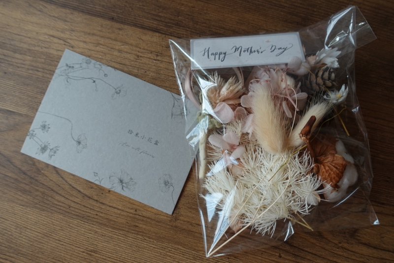 線上花藝課程分享 | 拾米小花盒#82，母親節限定款 @林飛比。玩美誌