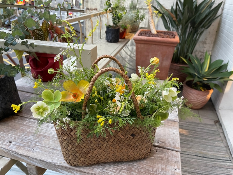 植物手作課程分享 | 春意盎然的溫柔風花籃@綠咖生活概念店 @林飛比。玩美誌