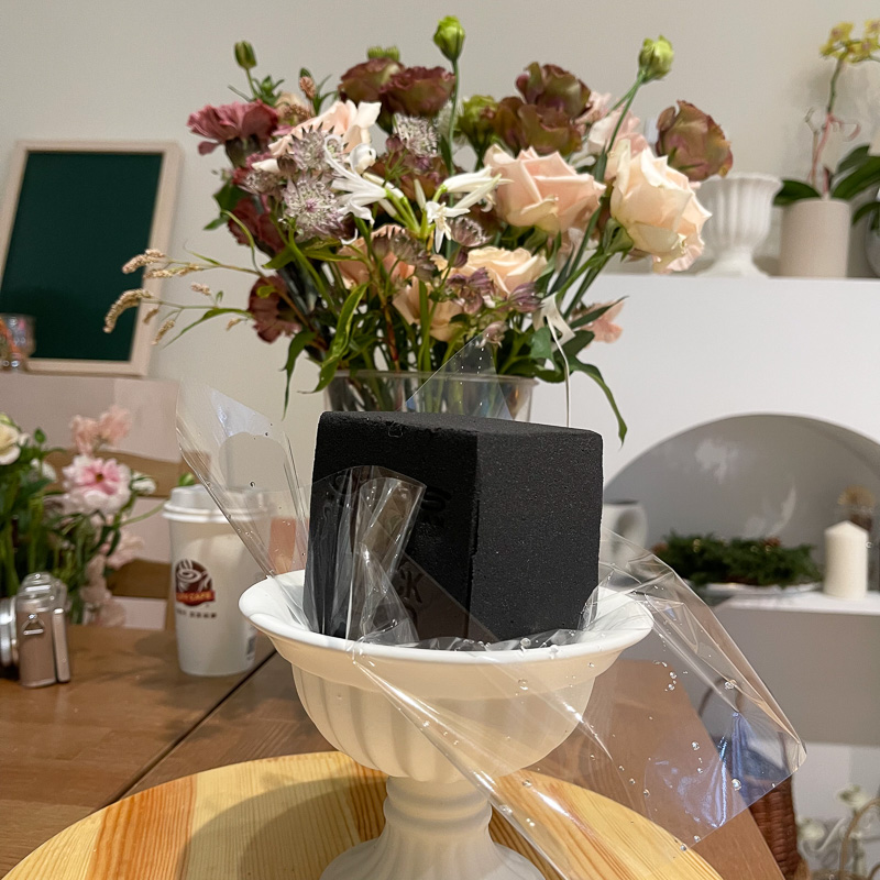花藝課程分享 | 歐式高腳杯桌花之自創法式可頌花型，真D是太難啦啊啊～ @林飛比。玩美誌