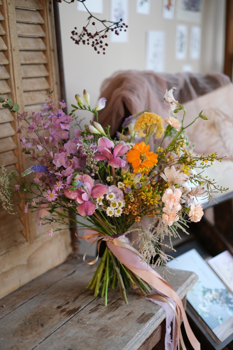 捧花課程分享 | 椛塢記事。韓式捧花，細碎花材堆疊出來的浪漫質感 @林飛比。玩美誌