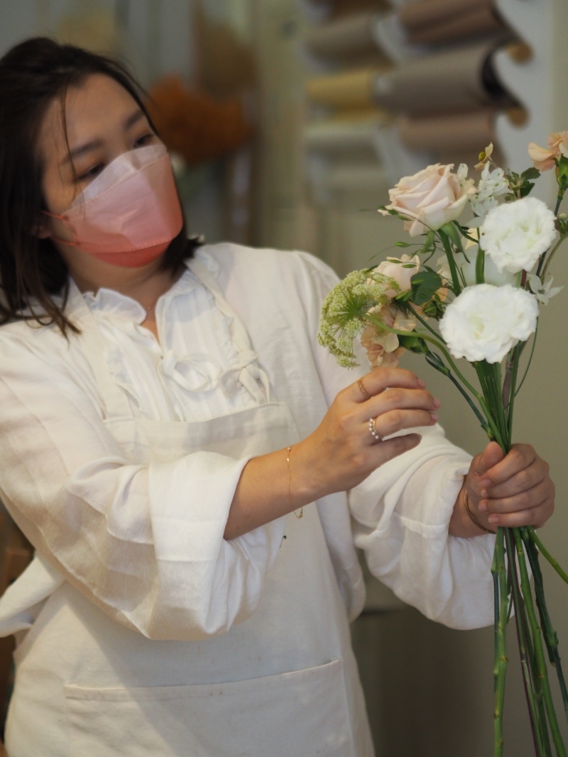 韓式花束包裝課程分享 | 初階花藝螺旋腳，週末為你綁束花(上) @林飛比。玩美誌